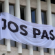 MAN a arborat pe Parlament un banner cu mesajul „Jos PAS”. Ion Ceban: „Alegerile anticipate sunt soluția pentru a depăși crizele”