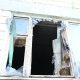 Un apartament plin cu deșeuri, cuprins de flăcări la Edineț. Proprietara a fost rănită, iar circa 20 de pisici au scăpat cu viață