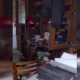 VIDEO // Poliția a destructurat o speluncă pentru consum de droguri în sectorul Ciocana al capitalei