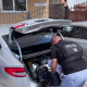 VIDEO // Un pensionar din Chișinău ar fi fost lăsat fără 740 mii de euro printr-o schemă imobiliară falsă. Suspectul a fost reținut