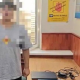 Un adolescent a fost reținut pentru furt dintr-un salon de servicii din capitală