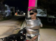 „Batman” din Mexic îi vânează pe hoții de motociclete și îi leagă de stâlpi cu bandă adezivă