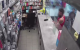 VIDEO // A furat o baterie externă dintr-un magazin din Chișinău. Un bărbat de 34 de ani riscă până la 5 ani de închisoare