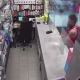 VIDEO // A furat o baterie externă dintr-un magazin din Chișinău. Un bărbat de 34 de ani riscă până la 5 ani de închisoare