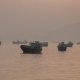 O navă a luat foc după ce a fost atacată în strâmtoarea Ormuz
